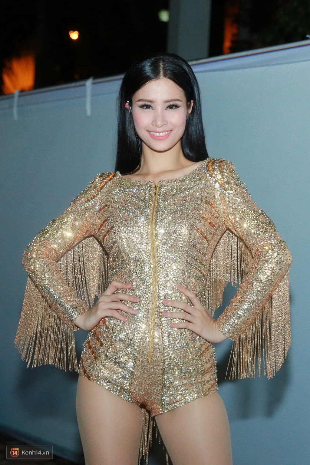 Ông Cao Thắng ôm từ phía sau, bí mật cùng fan mừng sinh nhật sớm cho Đông Nhi - Ảnh 32. Ông Cao Thắng ôm từ phía sau, bí mật cùng fan mừng sinh nhật sớm cho Đông Nhi - Ảnh 32.