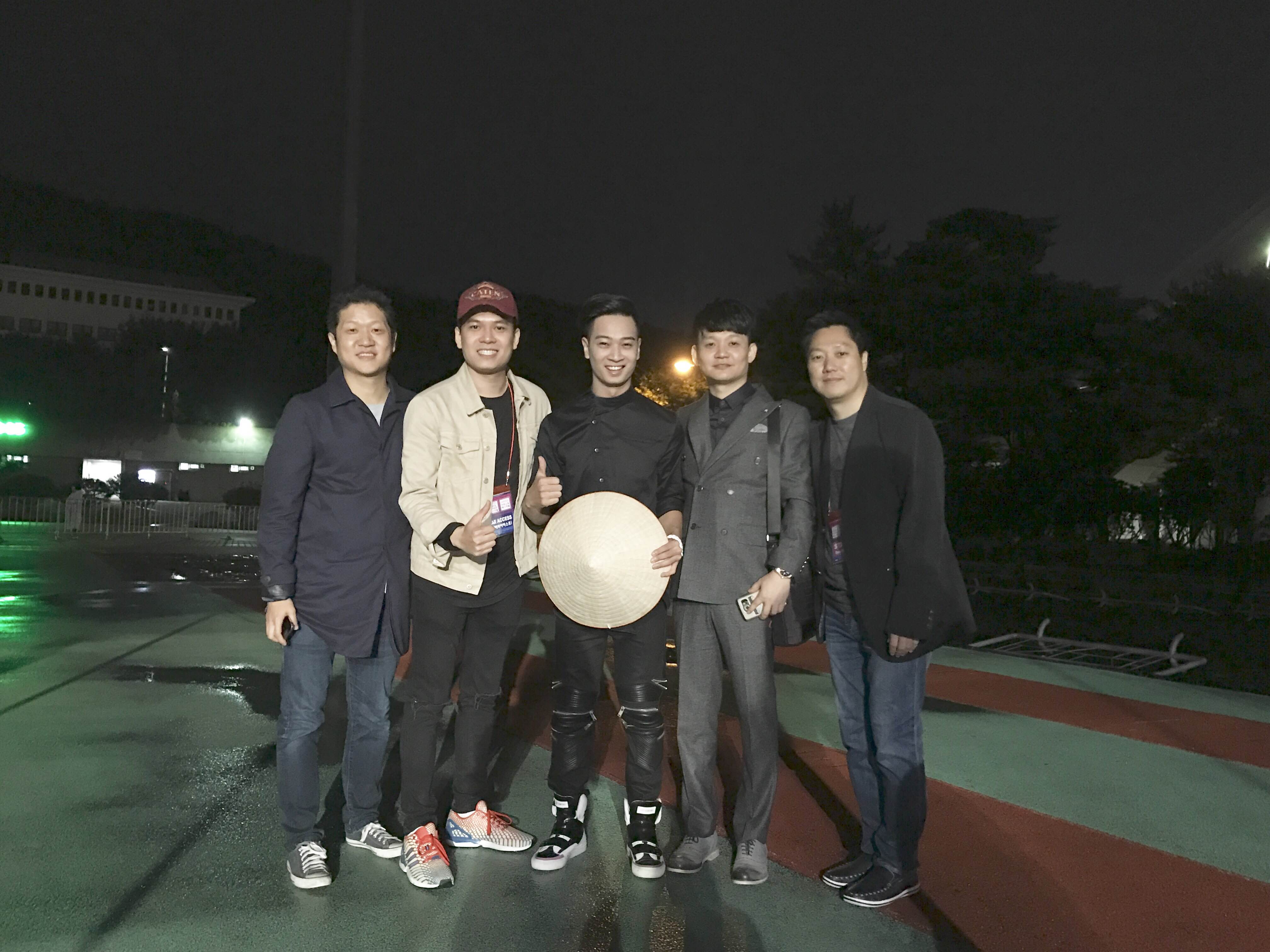 SlimV gây ấn tượng mạnh tại Asia Song Festival, tiếp tục được mời diễn tại sự kiện EDM lớn nhất Hàn Quốc - Ảnh 8. SlimV gây ấn tượng mạnh tại Asia Song Festival, tiếp tục được mời diễn tại sự kiện EDM lớn nhất Hàn Quốc - Ảnh 8.