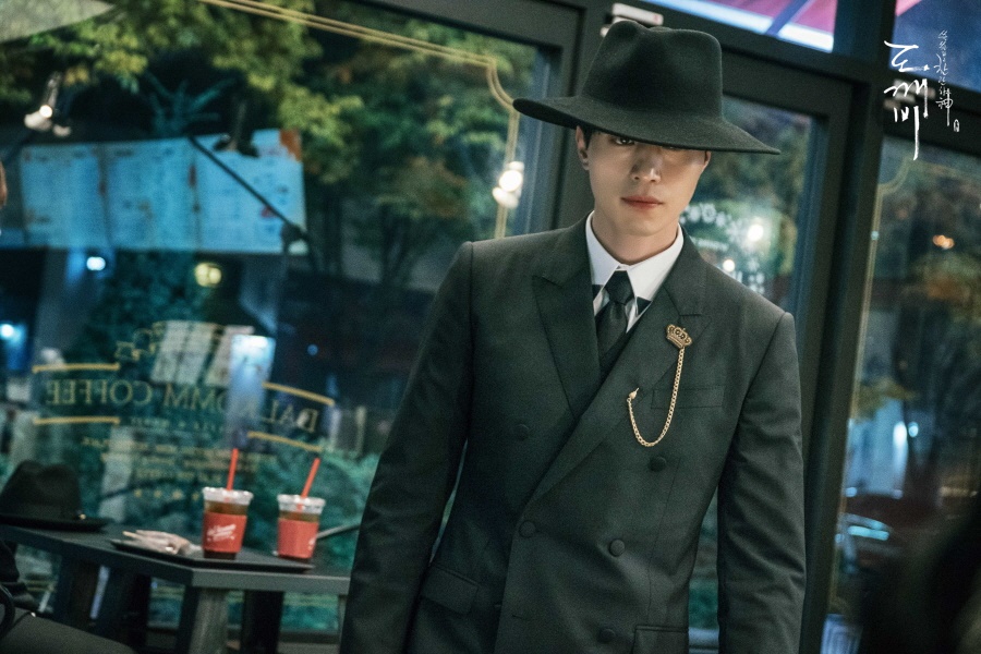 Đau đầu với 10 câu hỏi hack não chẳng kém W - Two Worlds của Goblin - Ảnh 4. Đau đầu với 10 câu hỏi hack não chẳng kém W - Two Worlds của Goblin - Ảnh 4.