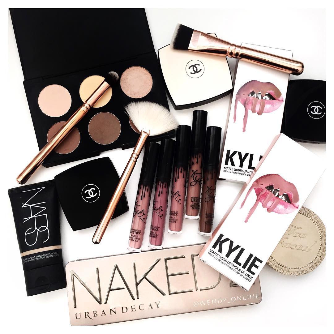 Cô nàng gốc Việt với BST hàng trăm món mỹ phẩm và Instagram toàn ảnh flat lay siêu đẹp - Ảnh 5.