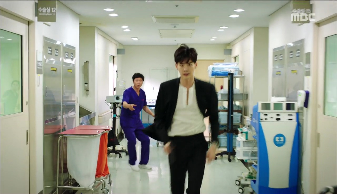 “W”: Từ cuộc đời vạn người mê, Lee Jong Suk và Han Hyo Joo giờ đây không khác gì ăn mày - Ảnh 6. “W”: Từ cuộc đời vạn người mê, Lee Jong Suk và Han Hyo Joo giờ đây không khác gì ăn mày - Ảnh 6.