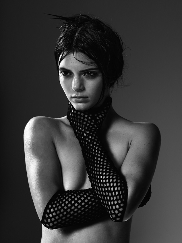 Bức ảnh này của Kendall Jenner đã không được Vogue cho lên sóng vì quá nóng - Ảnh 3.