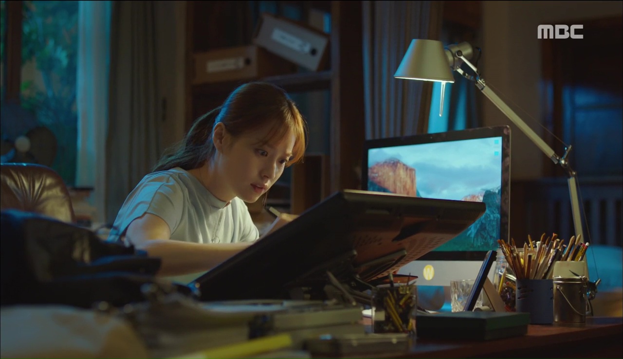 “W”: Han Hyo Joo sửng sốt khi Lee Jong Suk có trong tay quyển W số 34 - Ảnh 8. “W”: Han Hyo Joo sửng sốt khi Lee Jong Suk có trong tay quyển W số 34 - Ảnh 8.