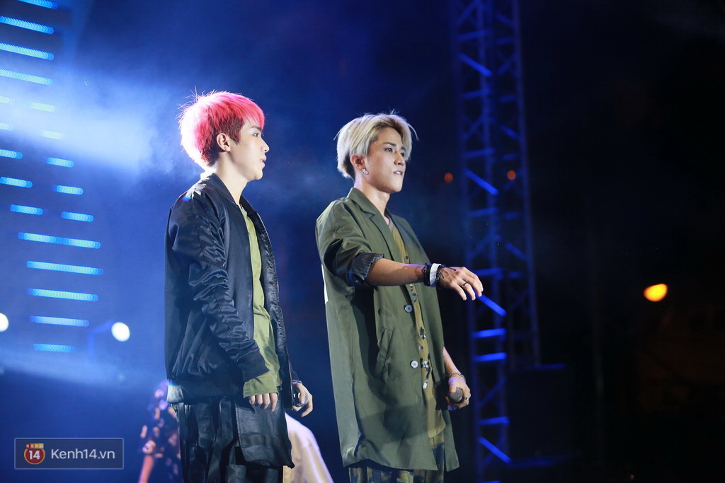 Ông Cao Thắng ôm từ phía sau, bí mật cùng fan mừng sinh nhật sớm cho Đông Nhi - Ảnh 22. Ông Cao Thắng ôm từ phía sau, bí mật cùng fan mừng sinh nhật sớm cho Đông Nhi - Ảnh 22.