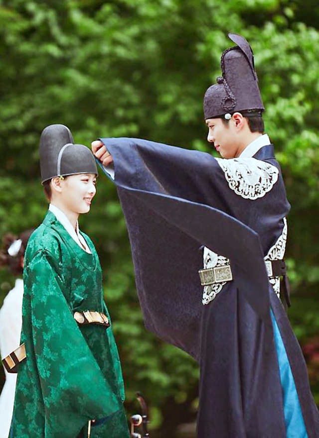 Phim chưa chiếu, “Thế tử” Park Bo Gum và “thái giám” Kim Yoo Jung đã tình tứ thế này đây - Ảnh 8.