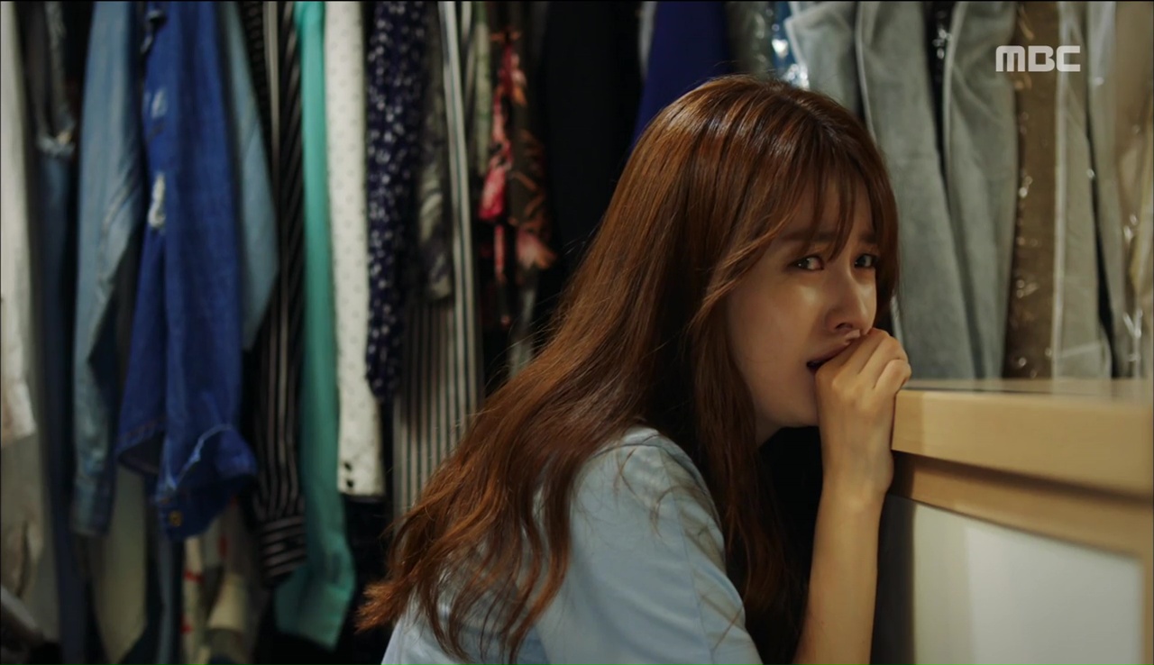 “W”: Từ cuộc đời vạn người mê, Lee Jong Suk và Han Hyo Joo giờ đây không khác gì ăn mày - Ảnh 11. “W”: Từ cuộc đời vạn người mê, Lee Jong Suk và Han Hyo Joo giờ đây không khác gì ăn mày - Ảnh 11.