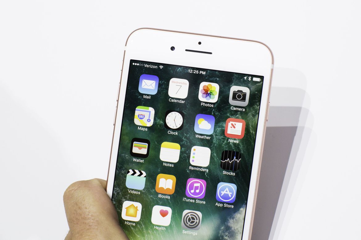 iPhone 7 thật tuyệt, nhưng nó sẽ hoàn hảo hơn nữa nếu Apple chịu làm những điều này - Ảnh 5. iPhone 7 thật tuyệt, nhưng nó sẽ hoàn hảo hơn nữa nếu Apple chịu làm những điều này - Ảnh 5.