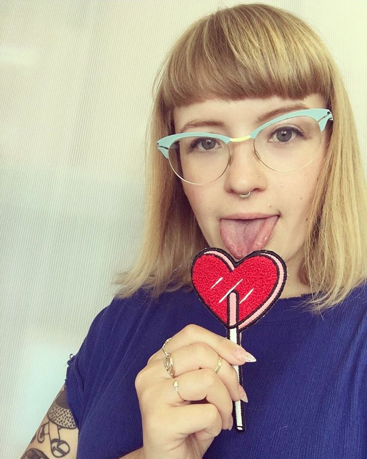 Zara bị tố ăn cắp thiết kế của một chuyên viên đồ họa - Ảnh 1. Zara bị tố ăn cắp thiết kế của một chuyên viên đồ họa - Ảnh 1.