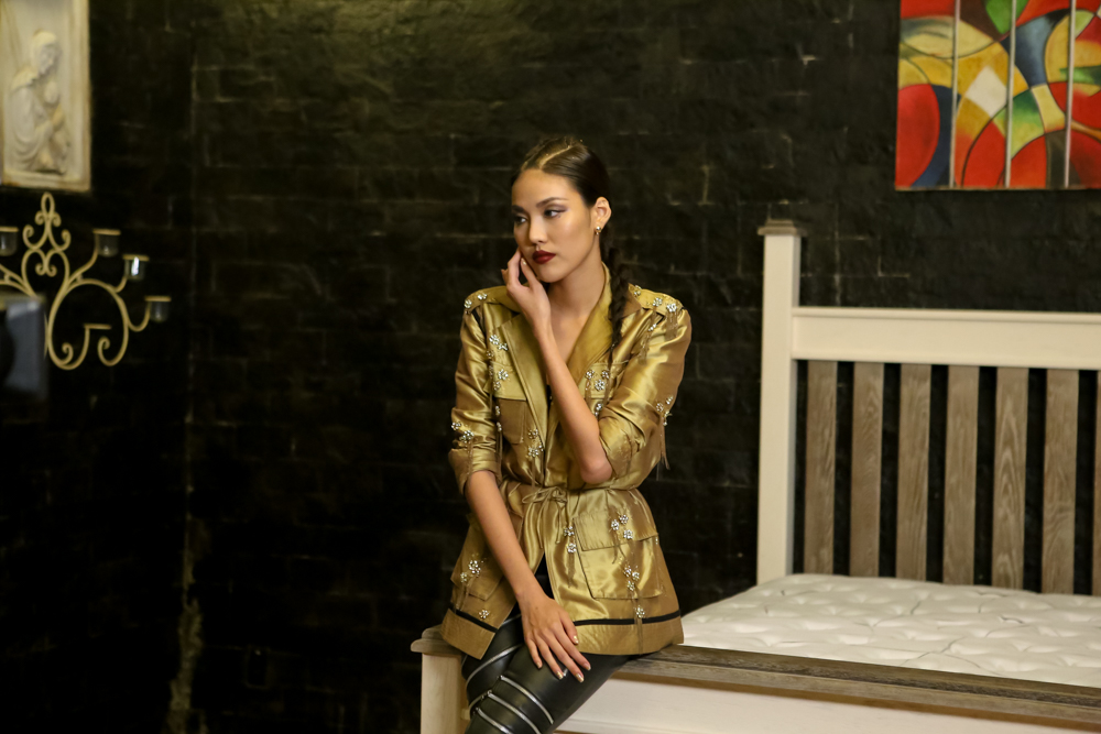 Đây là Huấn luyện viên The Face số nhọ còn hơn cả Lan Khuê! - Ảnh 1. Đây là Huấn luyện viên The Face số nhọ còn hơn cả Lan Khuê! - Ảnh 1.