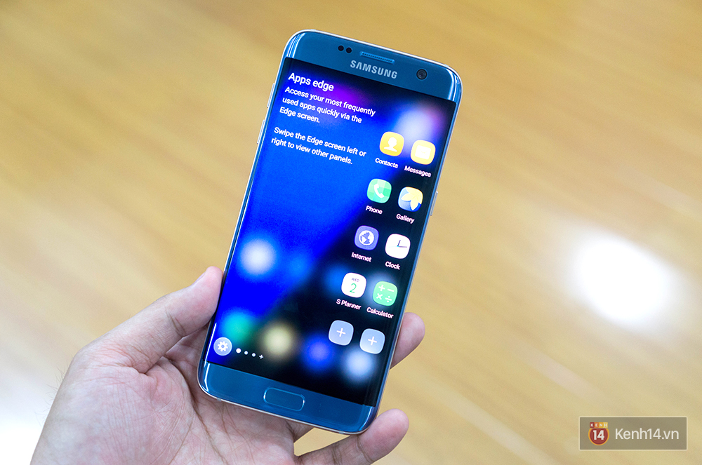 Ngắm Galaxy S7 edge Xanh Coral cực đẹp vừa được Samsung giới thiệu tại Việt Nam - Ảnh 3. Ngắm Galaxy S7 edge Xanh Coral cực đẹp vừa được Samsung giới thiệu tại Việt Nam - Ảnh 3.