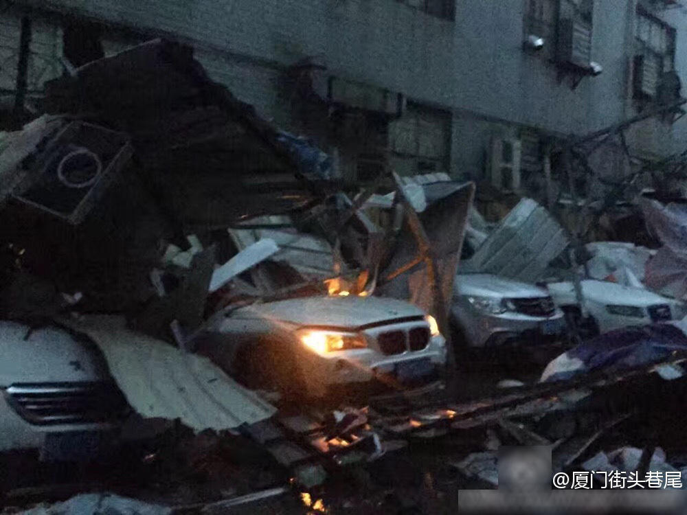 Những cảnh tượng kinh hoàng khi siêu bão mạnh nhất thế giới đổ bộ lục địa Trung Quốc - Ảnh 9. Những cảnh tượng kinh hoàng khi siêu bão mạnh nhất thế giới đổ bộ lục địa Trung Quốc - Ảnh 9.