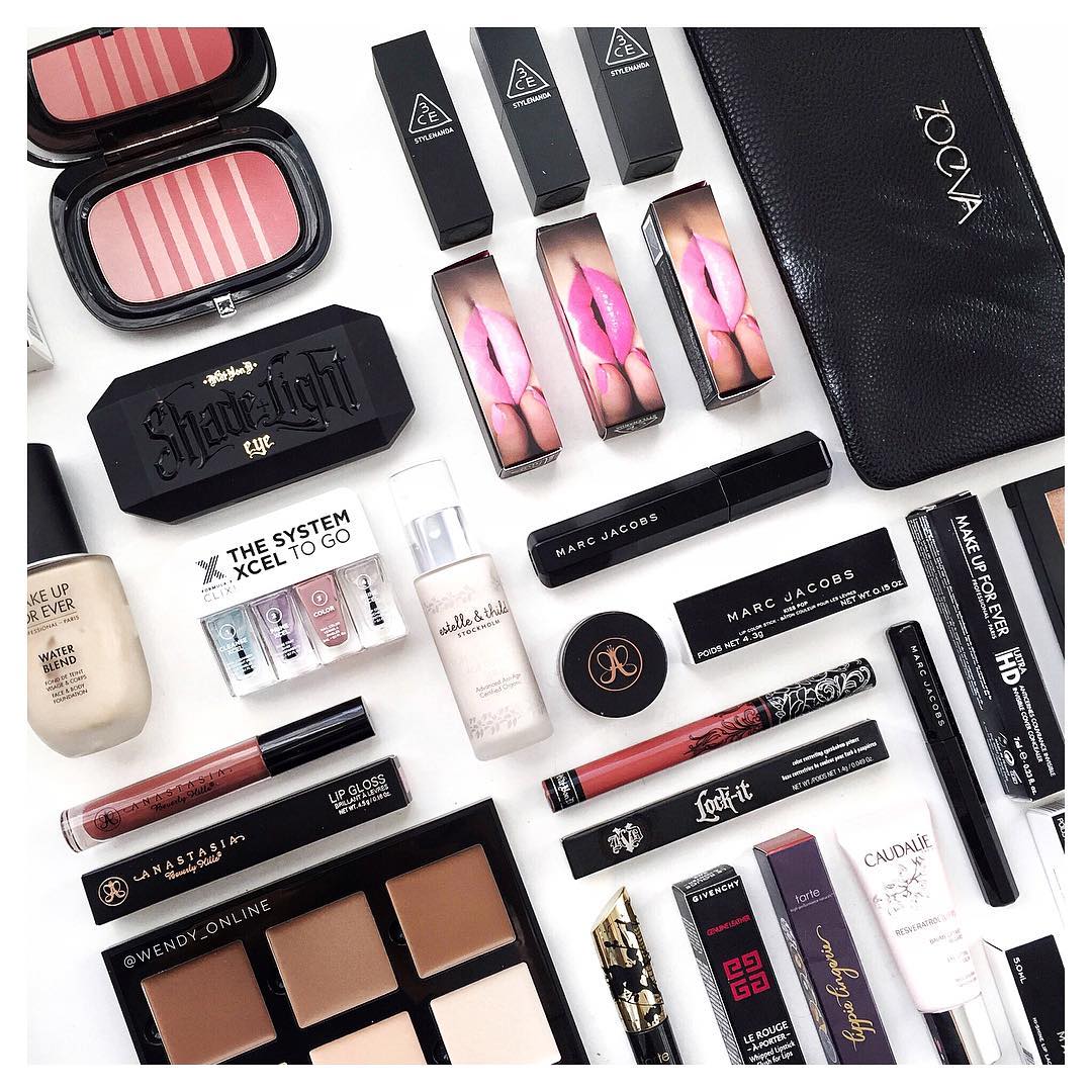 Cô nàng gốc Việt với BST hàng trăm món mỹ phẩm và Instagram toàn ảnh flat lay siêu đẹp - Ảnh 9.