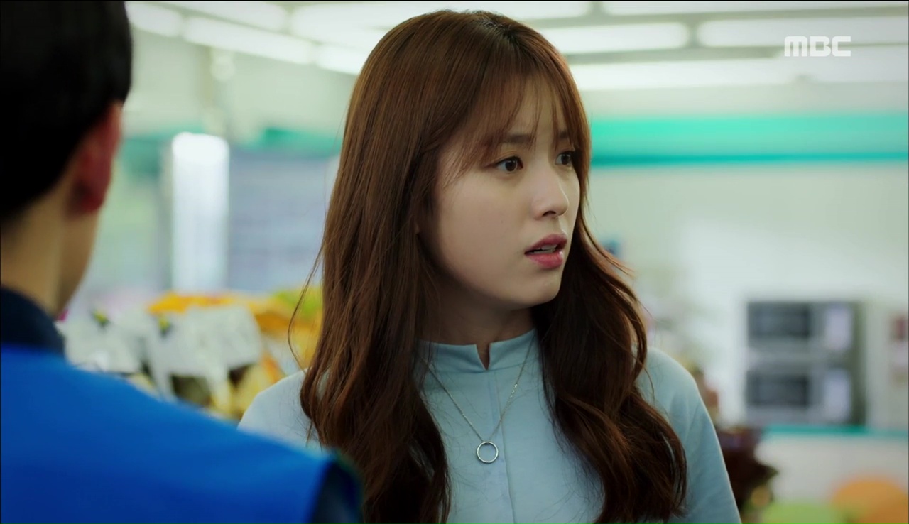 “W”: Han Hyo Joo sửng sốt khi Lee Jong Suk có trong tay quyển W số 34 - Ảnh 18. “W”: Han Hyo Joo sửng sốt khi Lee Jong Suk có trong tay quyển W số 34 - Ảnh 18.