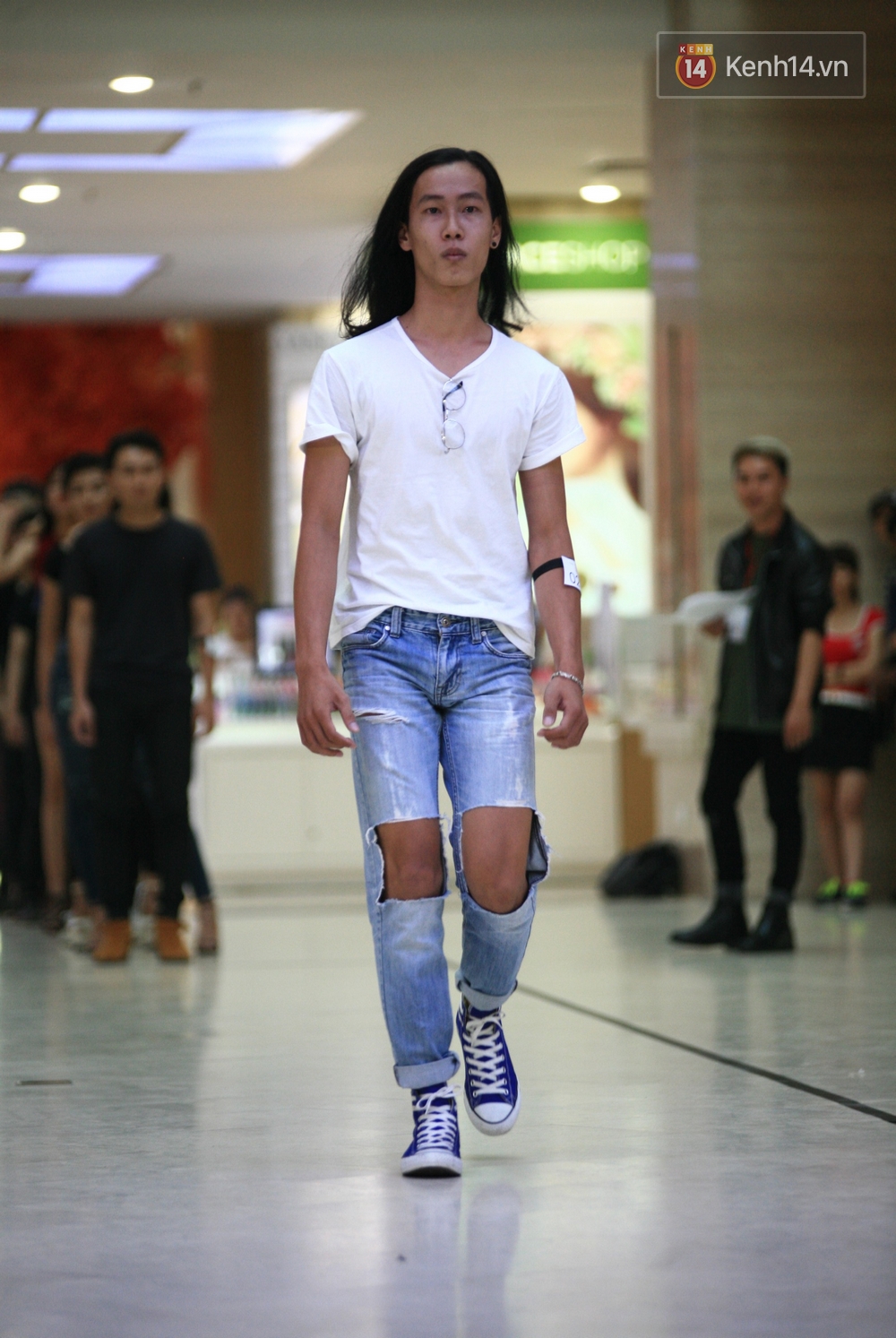 Vietnam International Fashion Week rục rịch tuyển mẫu, chuẩn bị tổ chức tại Hà Nội - Ảnh 13. Vietnam International Fashion Week rục rịch tuyển mẫu, chuẩn bị tổ chức tại Hà Nội - Ảnh 13.