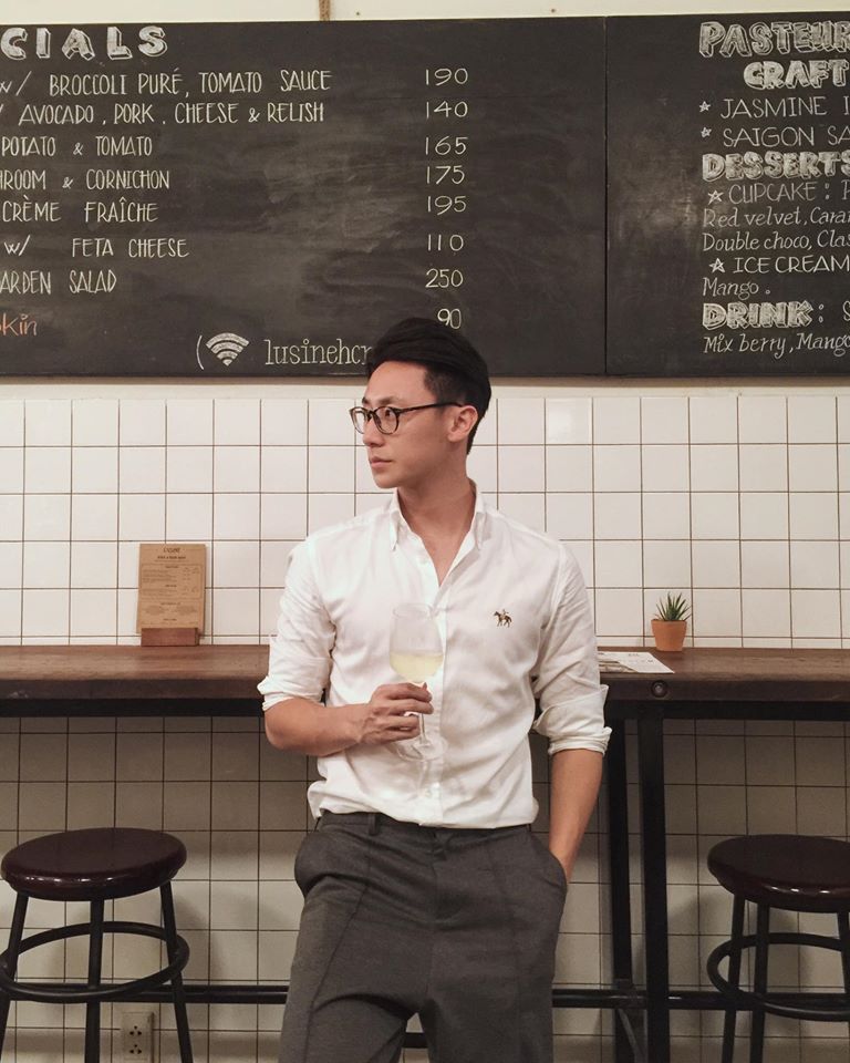 Gần đây, Rocker Nguyễn lại khiến dân tình ngây ngất vì loạt clip đàn hát rất nghệ! - Ảnh 8. Gần đây, Rocker Nguyễn lại khiến dân tình ngây ngất vì loạt clip đàn hát rất nghệ! - Ảnh 8.