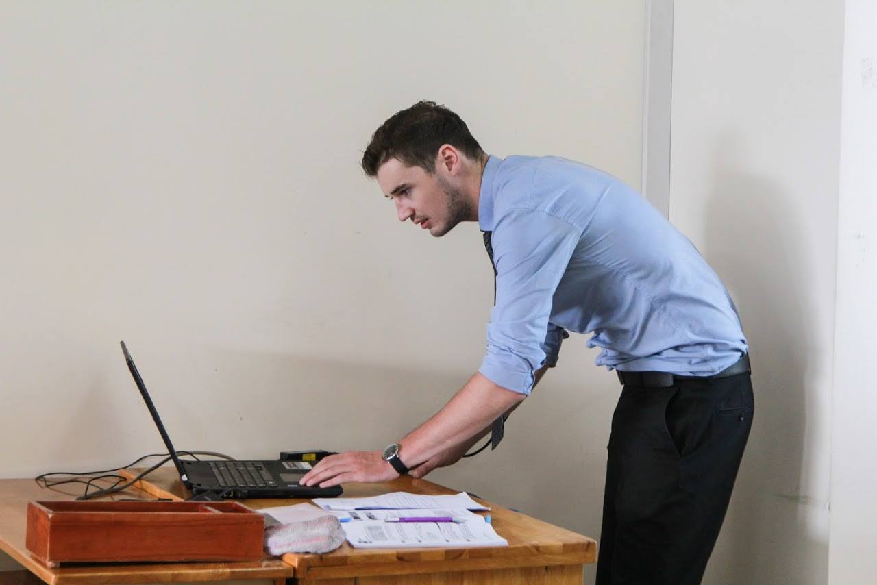 5 thầy giáo Tây siêu điển trai sẽ khiến bạn ngày nào cũng chỉ muốn tới trường - Ảnh 15. 5 thầy giáo Tây siêu điển trai sẽ khiến bạn ngày nào cũng chỉ muốn tới trường - Ảnh 15.