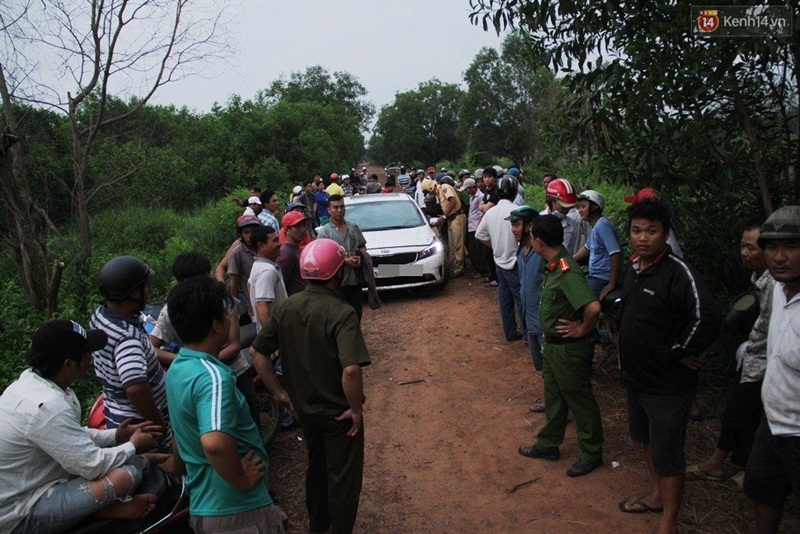 Người dân truy đuổi nam thanh niên lái xe ô tô tông chết người rồi bỏ chạy - Ảnh 1. Người dân truy đuổi nam thanh niên lái xe ô tô tông chết người rồi bỏ chạy - Ảnh 1.