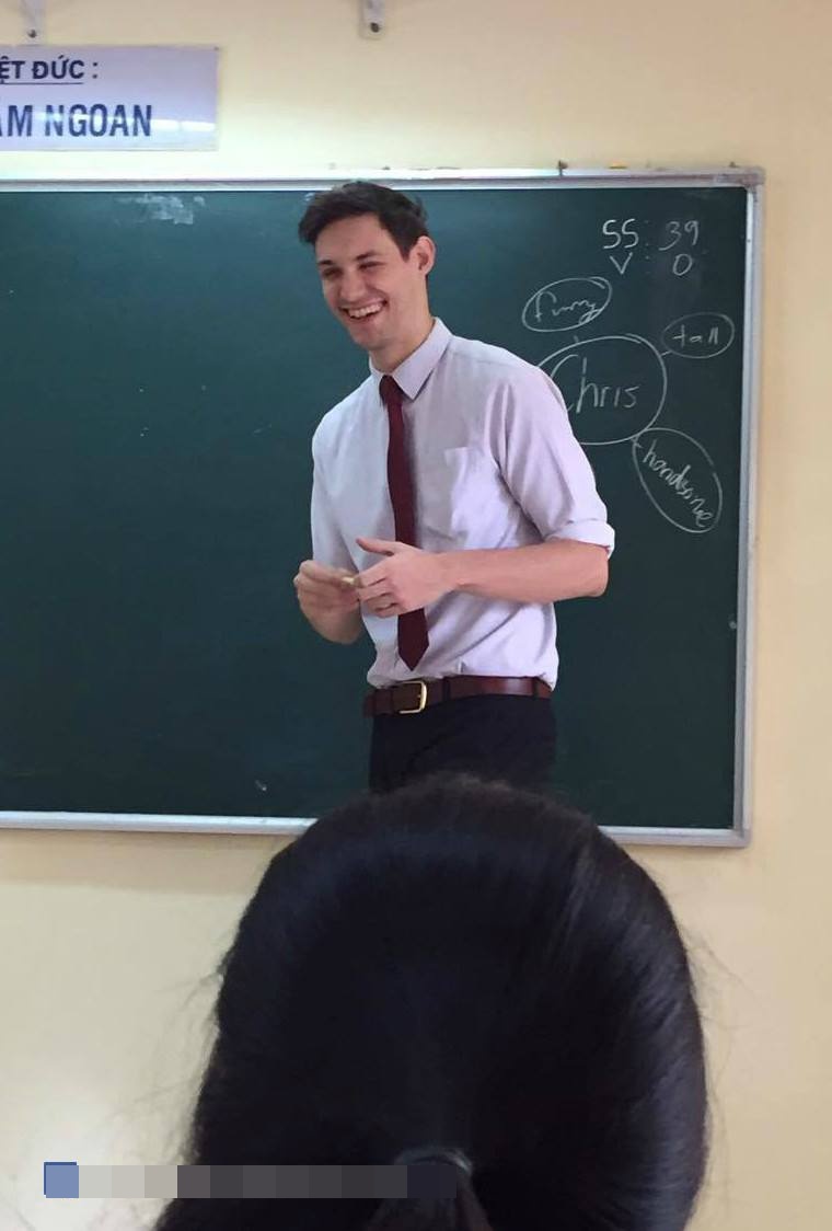 Thêm một thầy giáo Tây khiến HS xuýt xoa: Thế này thì học cả đời em cũng chịu! - Ảnh 4. Thêm một thầy giáo Tây khiến HS xuýt xoa: Thế này thì học cả đời em cũng chịu! - Ảnh 4.