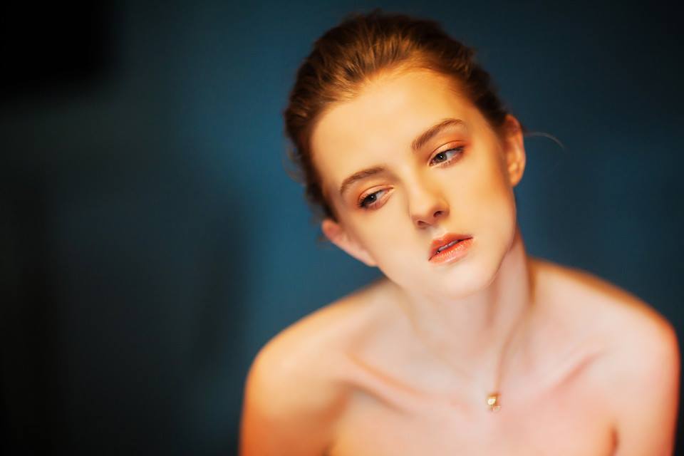 Ngỡ ngàng trước gương mặt đẹp đến thoát tục của nàng mẫu Tây đang gây sốt - Ảnh 8. Ngỡ ngàng trước gương mặt đẹp đến thoát tục của nàng mẫu Tây đang gây sốt - Ảnh 8.