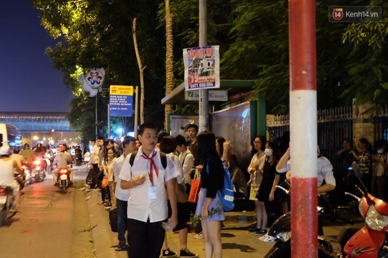 Chùm ảnh: Tắc đường kinh hoàng vào giờ tan tầm ở Hà Nội - Ảnh 8. Chùm ảnh: Tắc đường kinh hoàng vào giờ tan tầm ở Hà Nội - Ảnh 8.