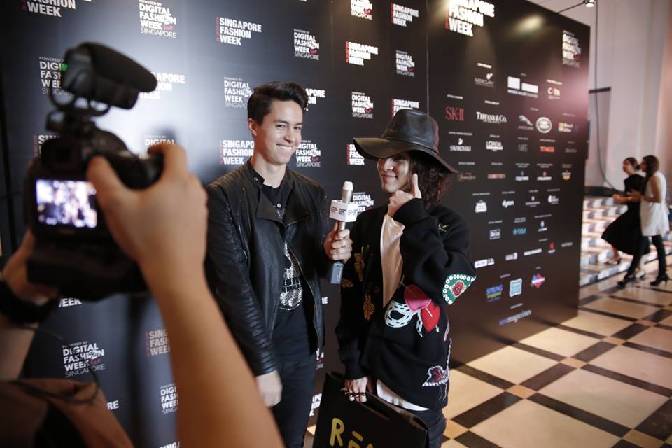 Kelbin Lei chi đến hơn 260 triệu đồng để dự Singapore Fashion Week , đụng túi hiệu với Hồ Ngọc Hà - Ảnh 6. Kelbin Lei chi đến hơn 260 triệu đồng để dự Singapore Fashion Week , đụng túi hiệu với Hồ Ngọc Hà - Ảnh 6.