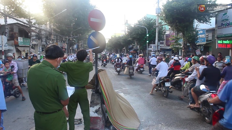 Tiền Giang: Một người đàn ông 79 tuổi đem xăng tự thiêu giữa đường - Ảnh 2. Tiền Giang: Một người đàn ông 79 tuổi đem xăng tự thiêu giữa đường - Ảnh 2.
