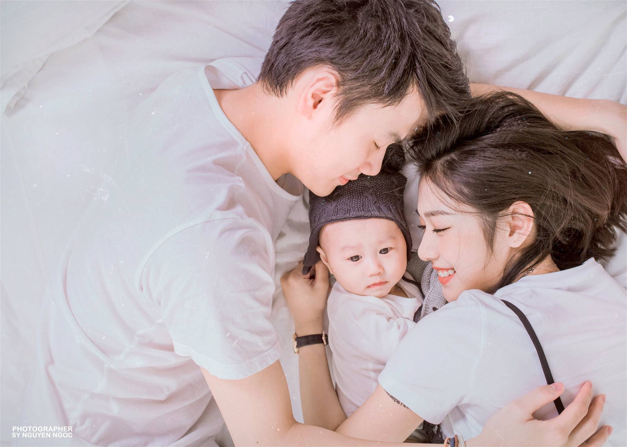 Ảnh gia đình siêu đáng yêu của cặp đôi ai cũng thích Trang Lou - Tùng Sơn - Ảnh 14. Ảnh gia đình siêu đáng yêu của cặp đôi ai cũng thích Trang Lou - Tùng Sơn - Ảnh 14.