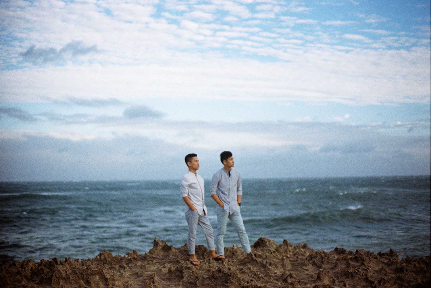 Adrian Anh Tuấn - Sơn Đoàn: Cặp đôi đáng ghen tị nhất năm vì suốt ngày đi du lịch chỗ đẹp! - Ảnh 27. Adrian Anh Tuấn - Sơn Đoàn: Cặp đôi đáng ghen tị nhất năm vì suốt ngày đi du lịch chỗ đẹp! - Ảnh 27.