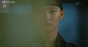 Moonlight: “Chô-ha” Park Bo Gum bị cận thần bất ngờ kề dao vào cổ - Ảnh 21. Moonlight: “Chô-ha” Park Bo Gum bị cận thần bất ngờ kề dao vào cổ - Ảnh 21.