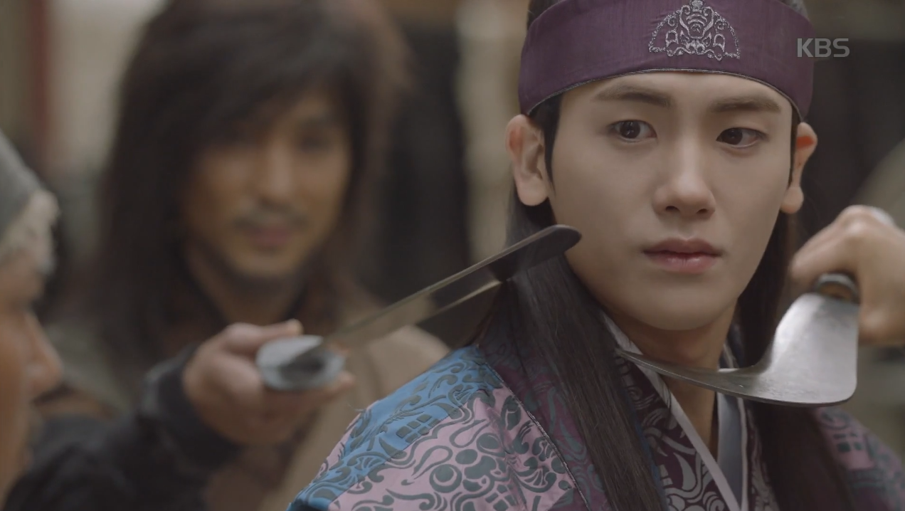 “Hwarang”: Sung Dong Il bất chấp thủ đoạn hòng chiêu mộ nhân tài - Ảnh 29. “Hwarang”: Sung Dong Il bất chấp thủ đoạn hòng chiêu mộ nhân tài - Ảnh 29.