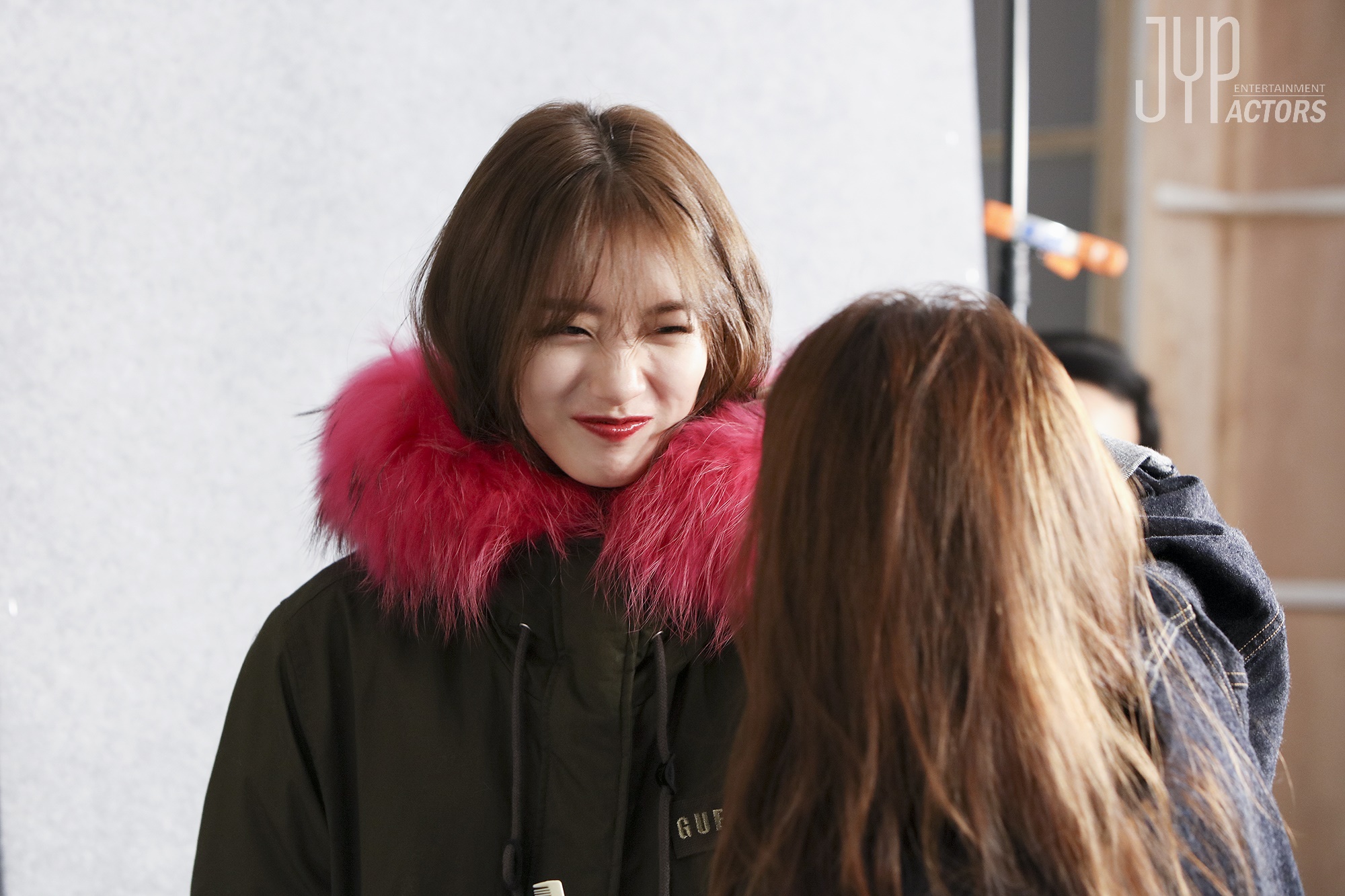 Suzy đẹp rạng ngời, lấp ló vòng một nảy nở trong loạt hình hậu trường chụp tạp chí - Ảnh 24. Suzy đẹp rạng ngời, lấp ló vòng một nảy nở trong loạt hình hậu trường chụp tạp chí - Ảnh 24.