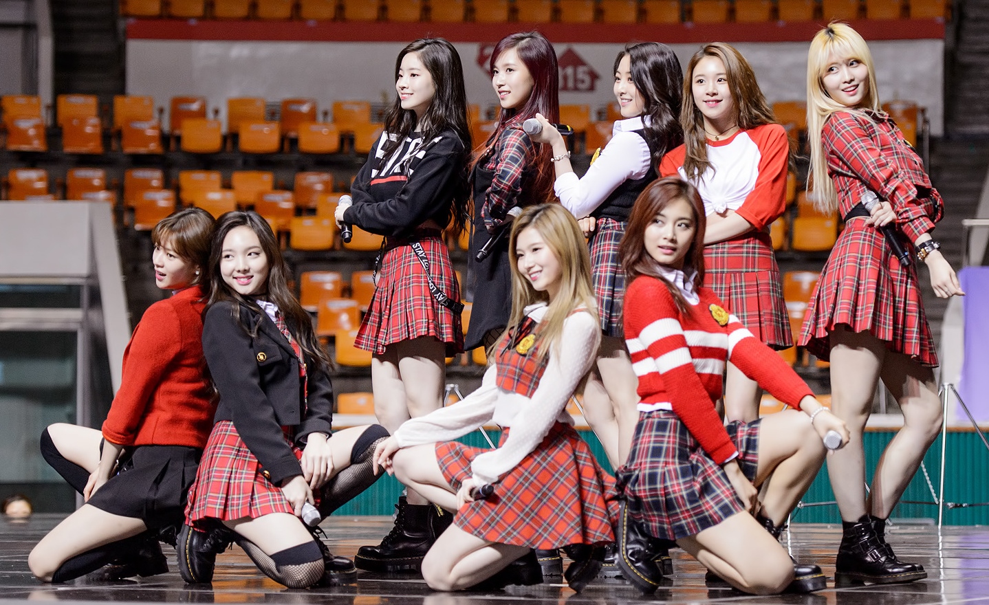 10 MV Kpop được xem nhiều nhất Youtube nửa đầu 2016 - Ảnh 2. 10 MV Kpop được xem nhiều nhất Youtube nửa đầu 2016 - Ảnh 2.