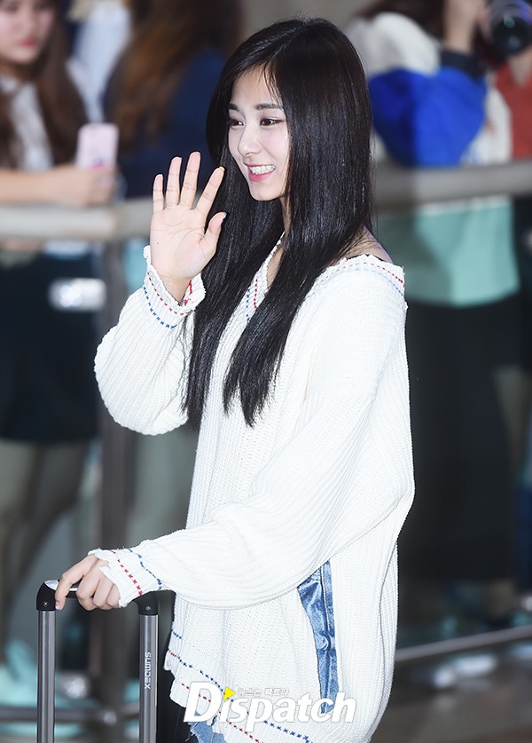 Mỹ nhân thế hệ mới Tzuyu mặt loang lổ phấn, cùng TWICE đọ sắc với đàn chị Wonder Girls - Ảnh 3. Mỹ nhân thế hệ mới Tzuyu mặt loang lổ phấn, cùng TWICE đọ sắc với đàn chị Wonder Girls - Ảnh 3.