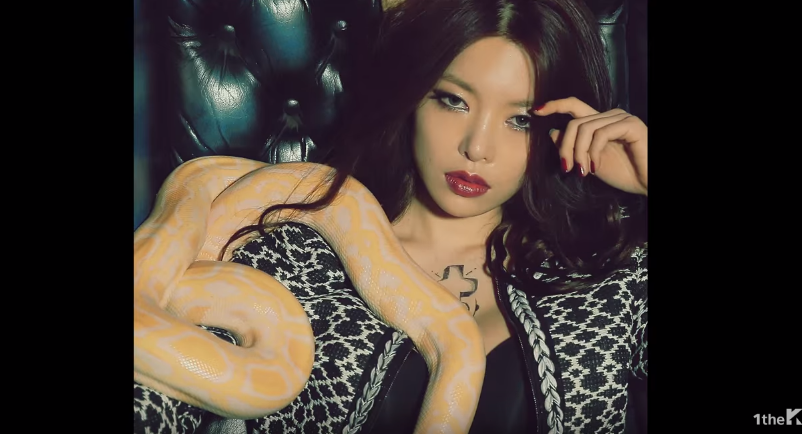 Ngất ngây vì nhan sắc cô nàng đóng cảnh nóng với Mino (WINNER) trong MV mới - Ảnh 6. Ngất ngây vì nhan sắc cô nàng đóng cảnh nóng với Mino (WINNER) trong MV mới - Ảnh 6.