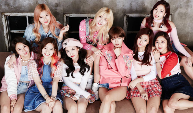 Các nhóm nhạc Kpop cứ phải có hơn 4-5 thành viên để làm gì? - Ảnh 1. Các nhóm nhạc Kpop cứ phải có hơn 4-5 thành viên để làm gì? - Ảnh 1.