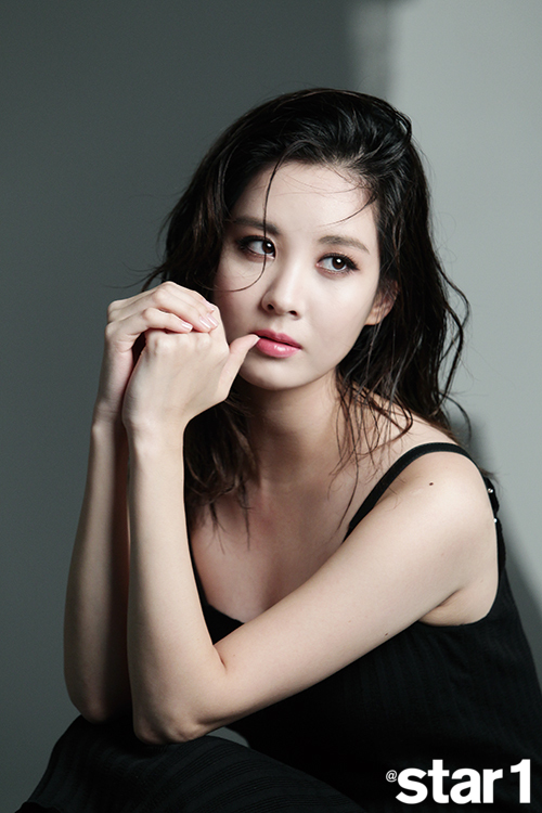 Em út Seohyun (SNSD) hờ hững khoe xương quai xanh cùng đôi gò bồng đào gợi cảm - Ảnh 2. Em út Seohyun (SNSD) hờ hững khoe xương quai xanh cùng đôi gò bồng đào gợi cảm - Ảnh 2.