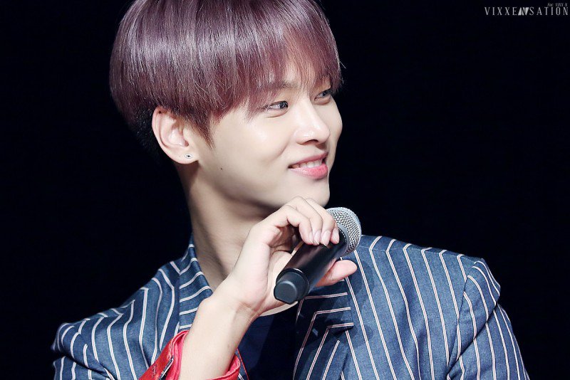 Những nam thần tượng có sức hút kỳ lạ khiến fan tự nhiên cũng đổ - Ảnh 21. Những nam thần tượng có sức hút kỳ lạ khiến fan tự nhiên cũng đổ - Ảnh 21.