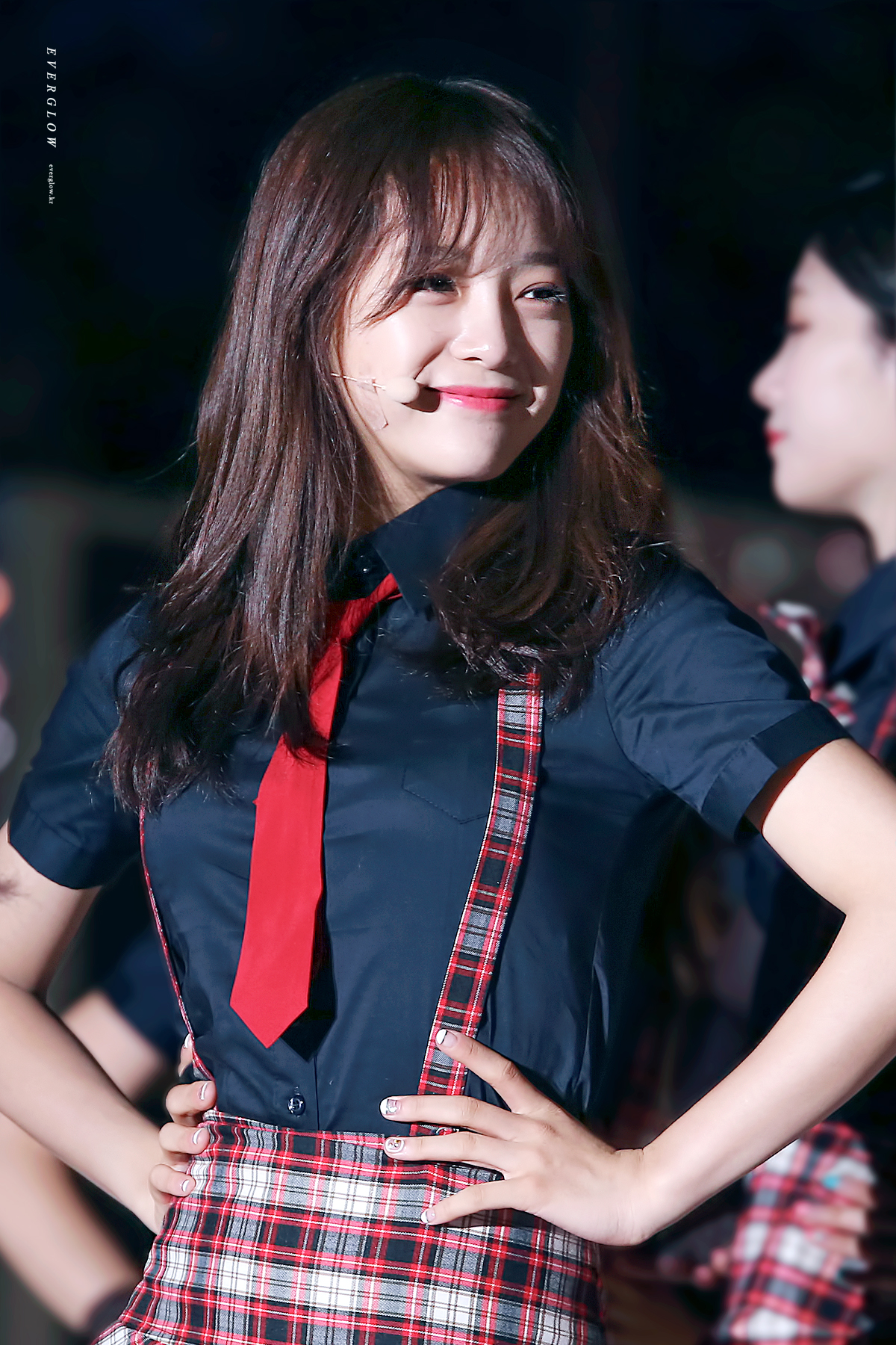 Tiểu Taeyeon xinh đẹp, giọng hay nhất show thực tế gây sốt 2016 chuẩn bị solo - Ảnh 7. Tiểu Taeyeon xinh đẹp, giọng hay nhất show thực tế gây sốt 2016 chuẩn bị solo - Ảnh 7.