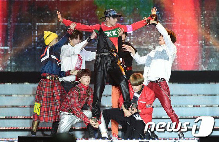 Chiêm ngưỡng những hình ảnh cực đẹp của dàn idolgroup trên sân khấu 2016 Super Seoul Dream Concert - Ảnh 40. Chiêm ngưỡng những hình ảnh cực đẹp của dàn idolgroup trên sân khấu 2016 Super Seoul Dream Concert - Ảnh 40.