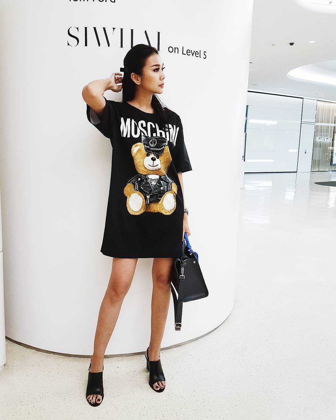 Thanh Hằng: Nữ hoàng đồ hiệu chưa bao giờ mặc xấu - Ảnh 15. Thanh Hằng: Nữ hoàng đồ hiệu chưa bao giờ mặc xấu - Ảnh 15.