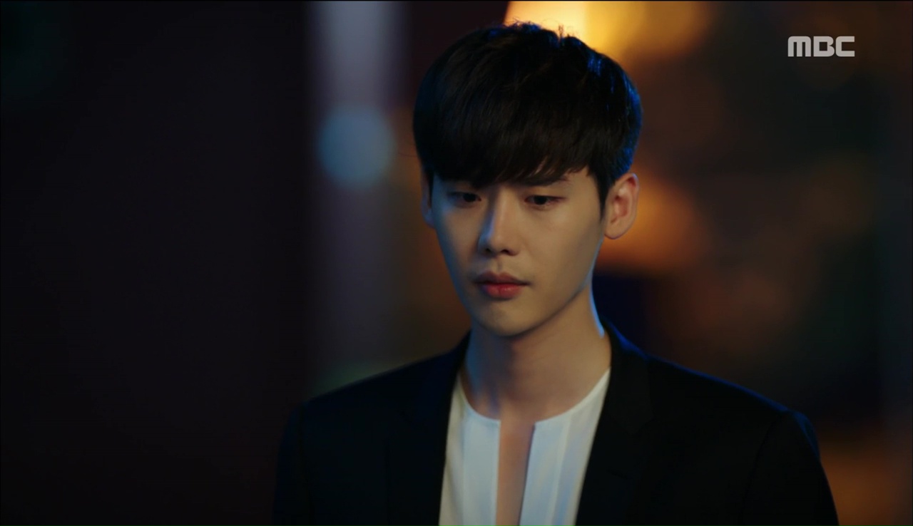 “W”: Han Hyo Joo sửng sốt khi Lee Jong Suk có trong tay quyển W số 34 - Ảnh 25. “W”: Han Hyo Joo sửng sốt khi Lee Jong Suk có trong tay quyển W số 34 - Ảnh 25.