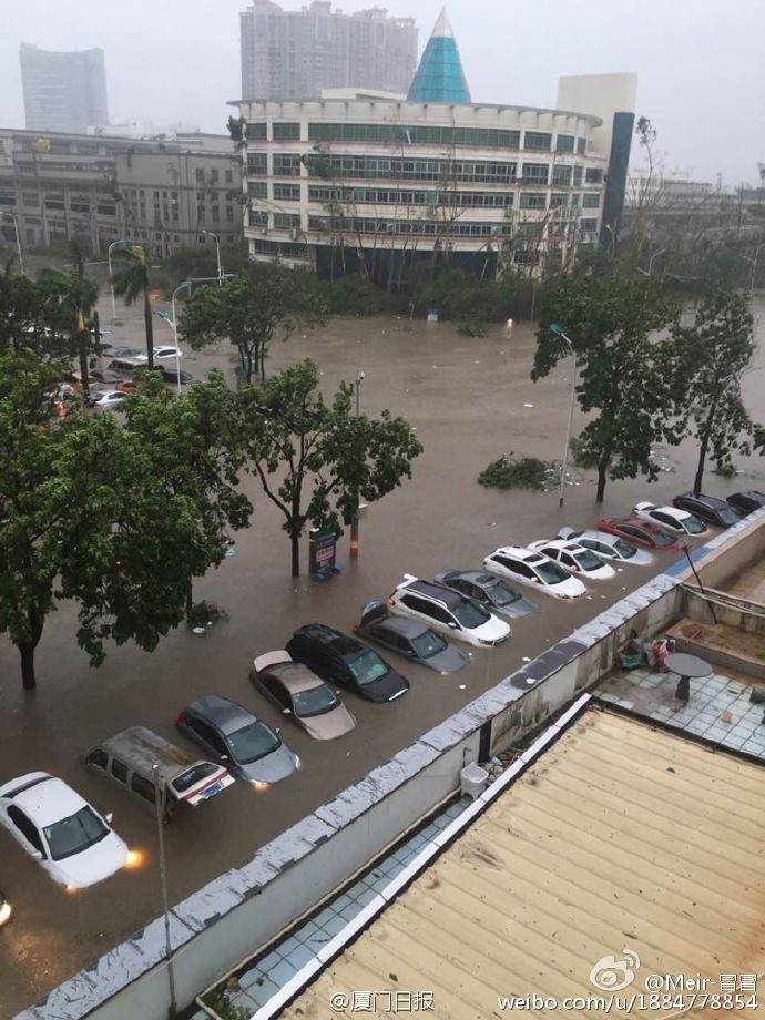 Những cảnh tượng kinh hoàng khi siêu bão mạnh nhất thế giới đổ bộ lục địa Trung Quốc - Ảnh 10. Những cảnh tượng kinh hoàng khi siêu bão mạnh nhất thế giới đổ bộ lục địa Trung Quốc - Ảnh 10.