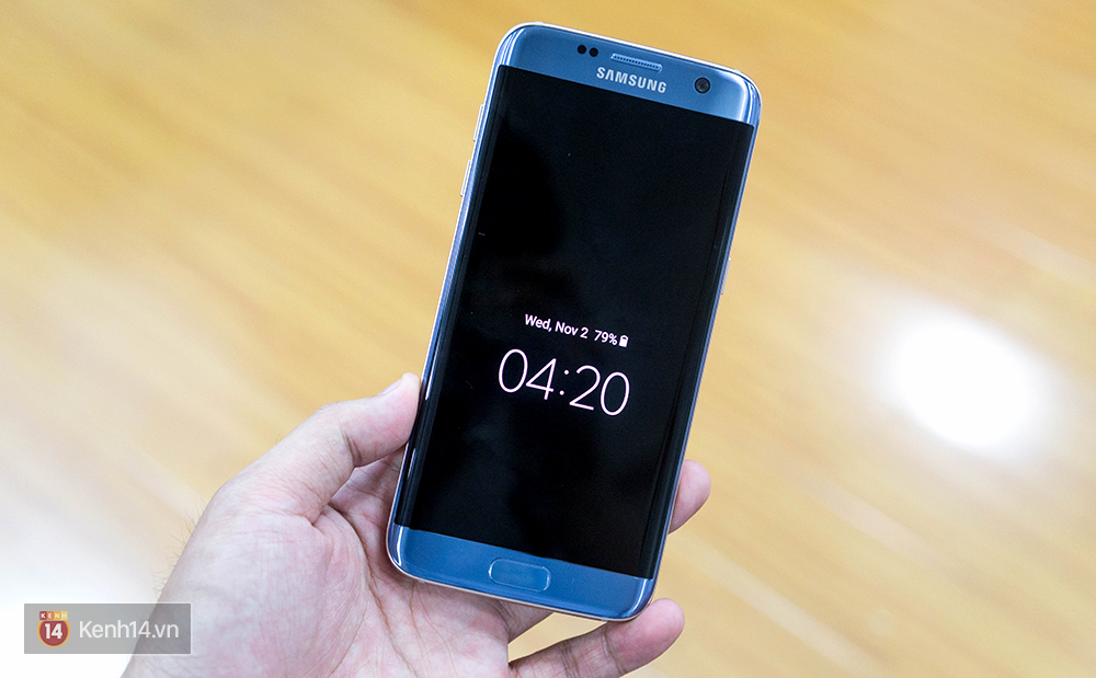 Ngắm Galaxy S7 edge Xanh Coral cực đẹp vừa được Samsung giới thiệu tại Việt Nam - Ảnh 1. Ngắm Galaxy S7 edge Xanh Coral cực đẹp vừa được Samsung giới thiệu tại Việt Nam - Ảnh 1.