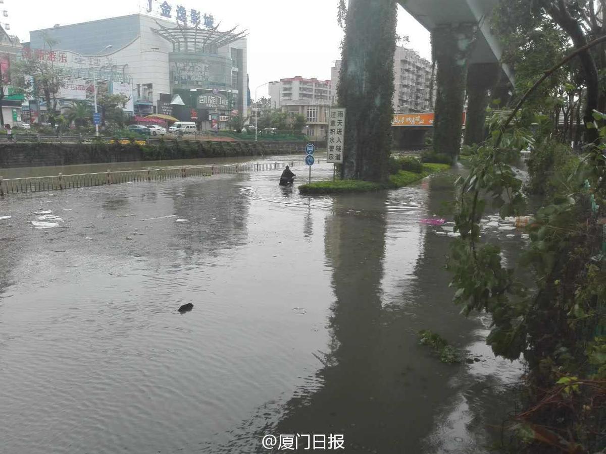 Những cảnh tượng kinh hoàng khi siêu bão mạnh nhất thế giới đổ bộ lục địa Trung Quốc - Ảnh 18. Những cảnh tượng kinh hoàng khi siêu bão mạnh nhất thế giới đổ bộ lục địa Trung Quốc - Ảnh 18.