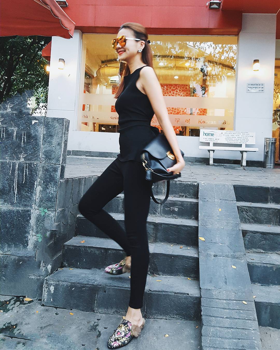 Thanh Hằng: Nữ hoàng đồ hiệu chưa bao giờ mặc xấu - Ảnh 17. Thanh Hằng: Nữ hoàng đồ hiệu chưa bao giờ mặc xấu - Ảnh 17.