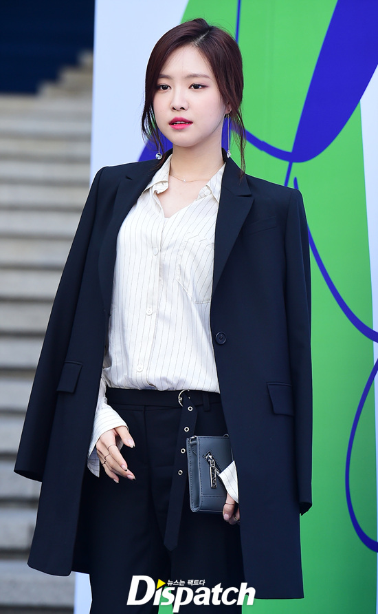 Sooyoung mặc sến, Hyomin khoe chân dài bất tận dự show tại Tuần lễ thời trang Seoul - Ảnh 15.