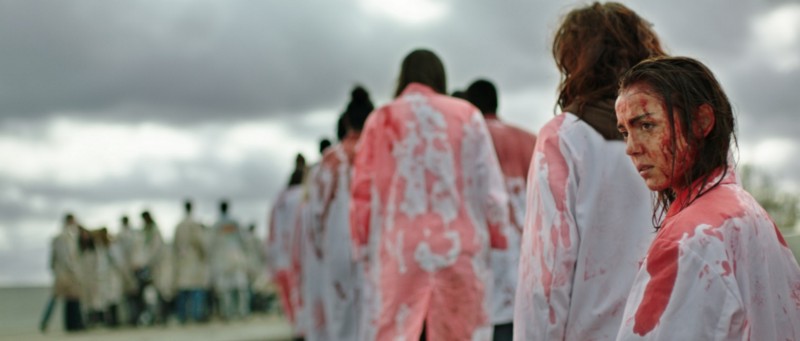 Liên hoan phim Toronto: Khán giả đồng loạt ngất xỉu khi xem phim ăn thịt người - Ảnh 3. Liên hoan phim Toronto: Khán giả đồng loạt ngất xỉu khi xem phim ăn thịt người - Ảnh 3.