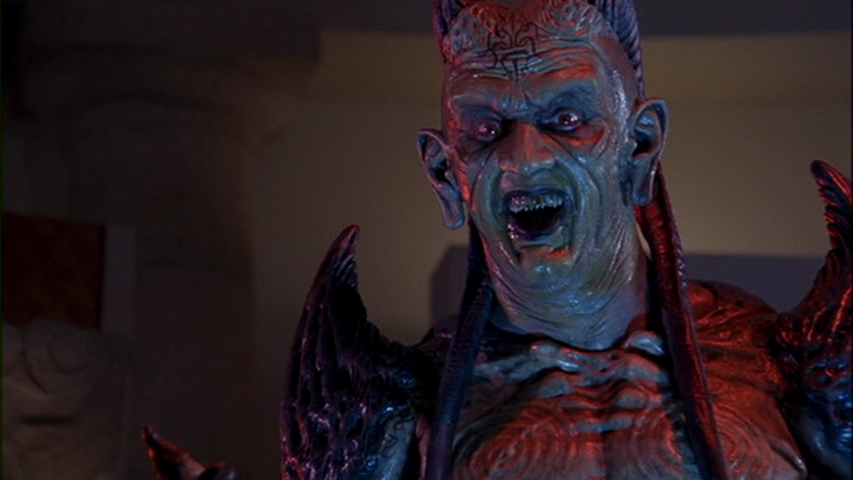 Bóng ma trong gió – Tinh tế như gió thoảng, ám ảnh như một trận cuồng phong - Ảnh 2. Bóng ma trong gió – Tinh tế như gió thoảng, ám ảnh như một trận cuồng phong - Ảnh 2.