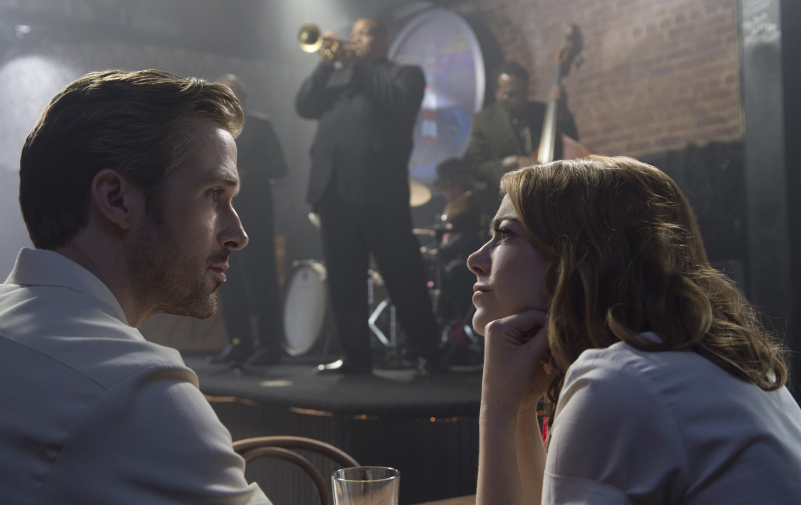 La La Land và ngã ba đường lạc lối của tuổi trẻ - Ảnh 2. La La Land và ngã ba đường lạc lối của tuổi trẻ - Ảnh 2.