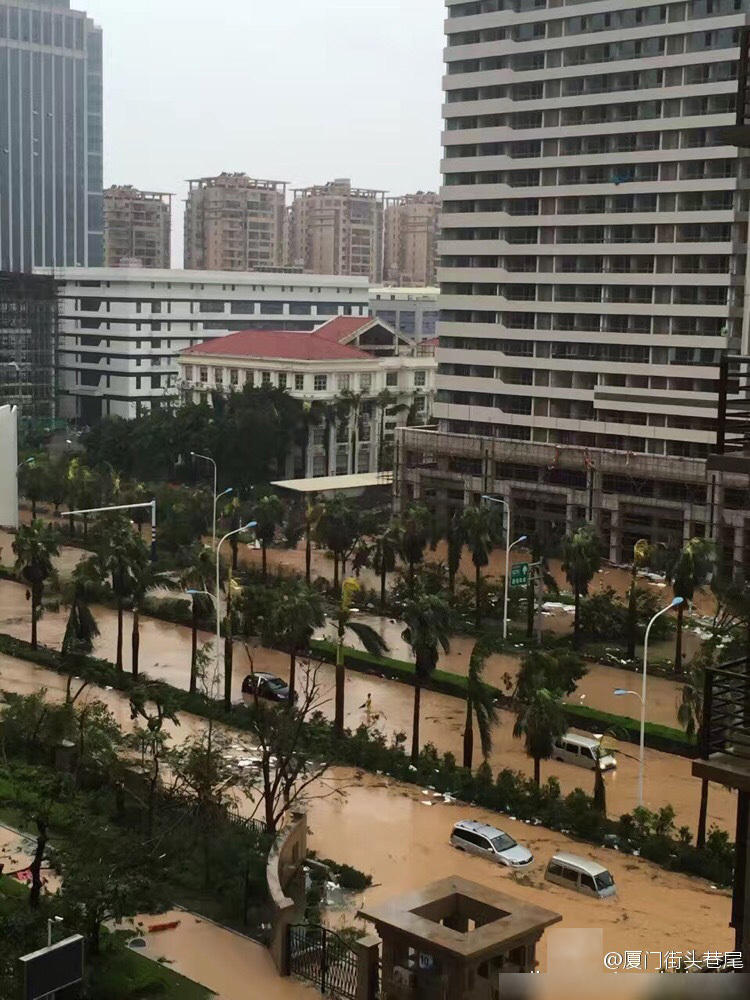 Những cảnh tượng kinh hoàng khi siêu bão mạnh nhất thế giới đổ bộ lục địa Trung Quốc - Ảnh 17. Những cảnh tượng kinh hoàng khi siêu bão mạnh nhất thế giới đổ bộ lục địa Trung Quốc - Ảnh 17.